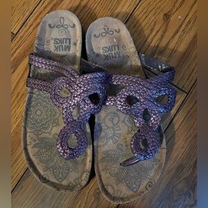 Muk Luka Purple Woven Sandals, Size 8